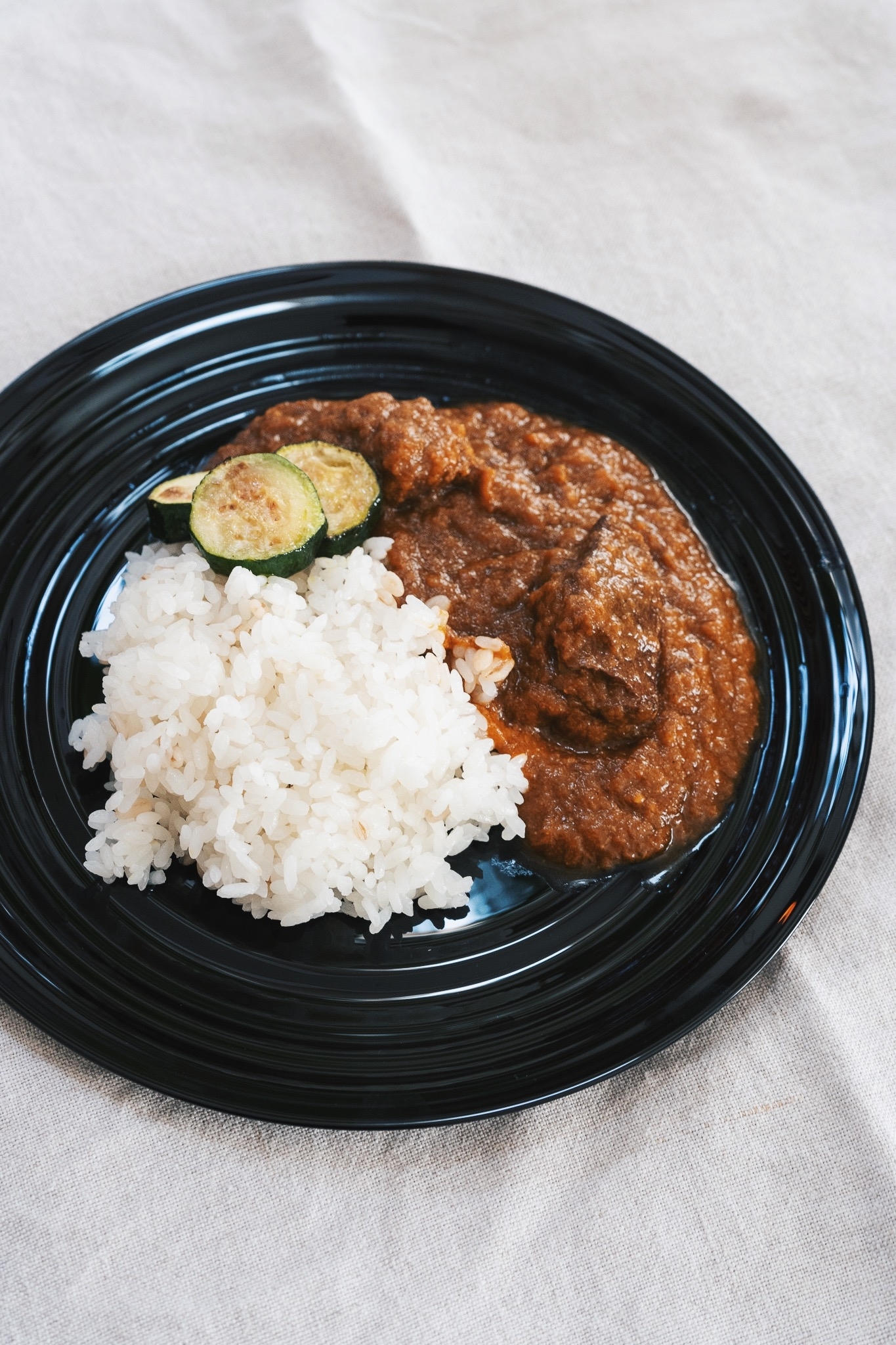 イケアのおすすめキッチン雑貨「NÄTBARB ネートバルブ プレート」