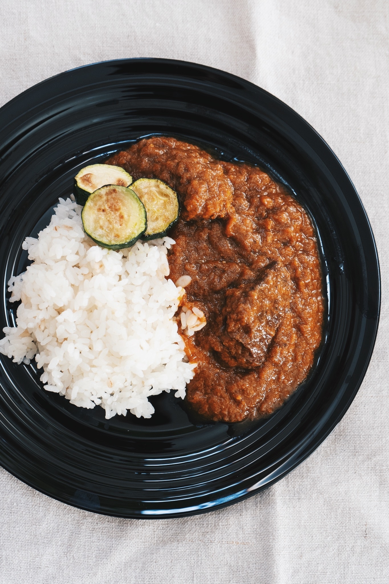 イケアのおすすめキッチン雑貨「NÄTBARB ネートバルブ プレート」