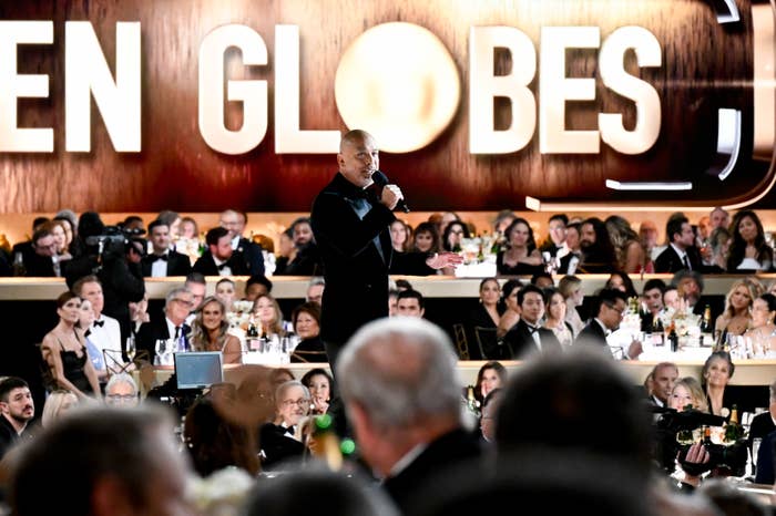 Jo in front of the Golden Globes audience