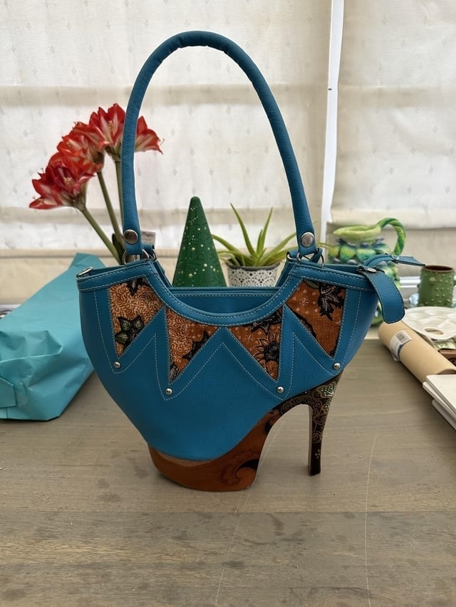 a purse in the shape of a shoe