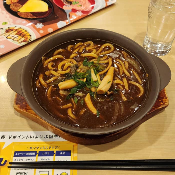 ガストのおすすめフード「焼鍋かれーうどん」