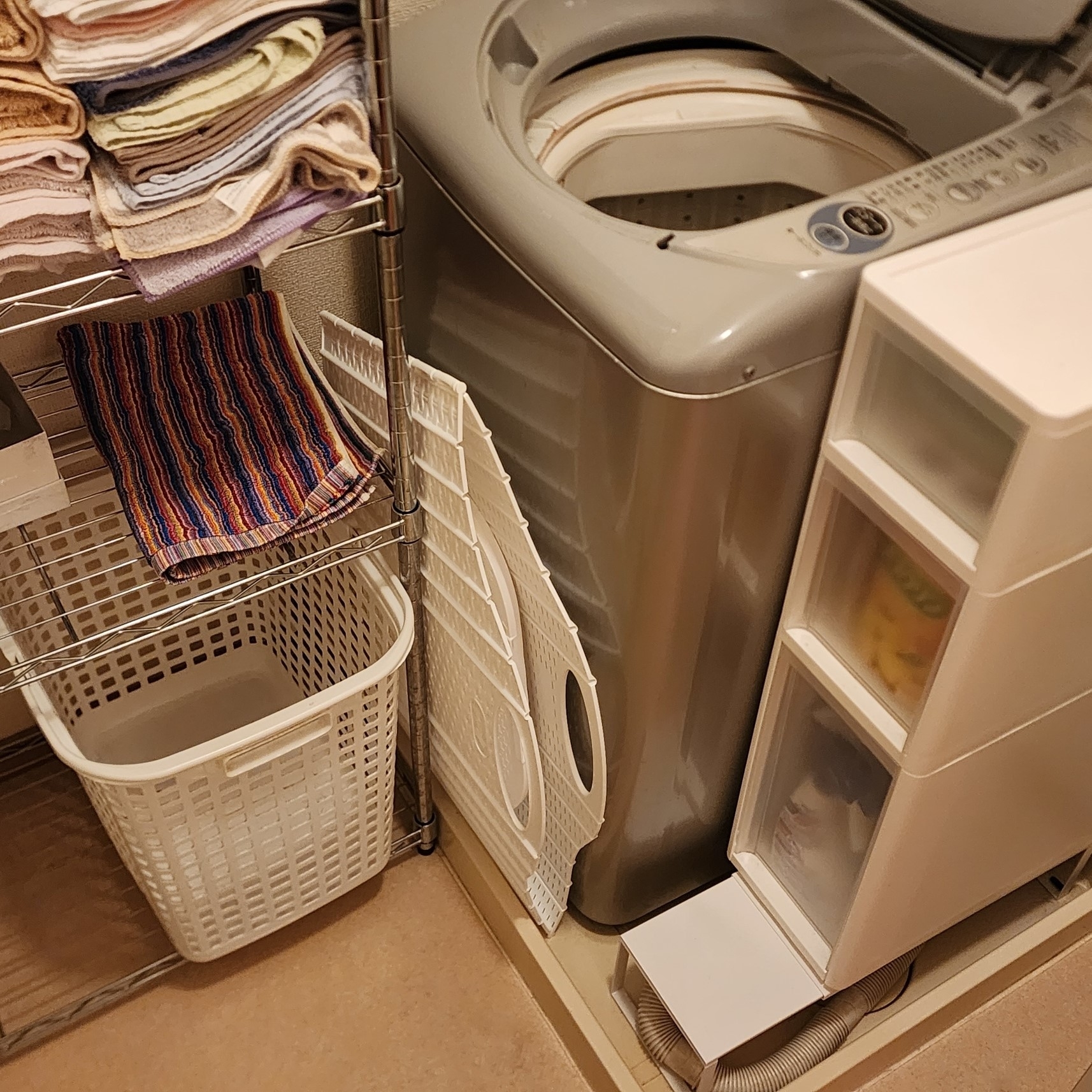 ニトリのおすすめ便利グッズ「折りたためるランドリーバスケット（ラタン）」