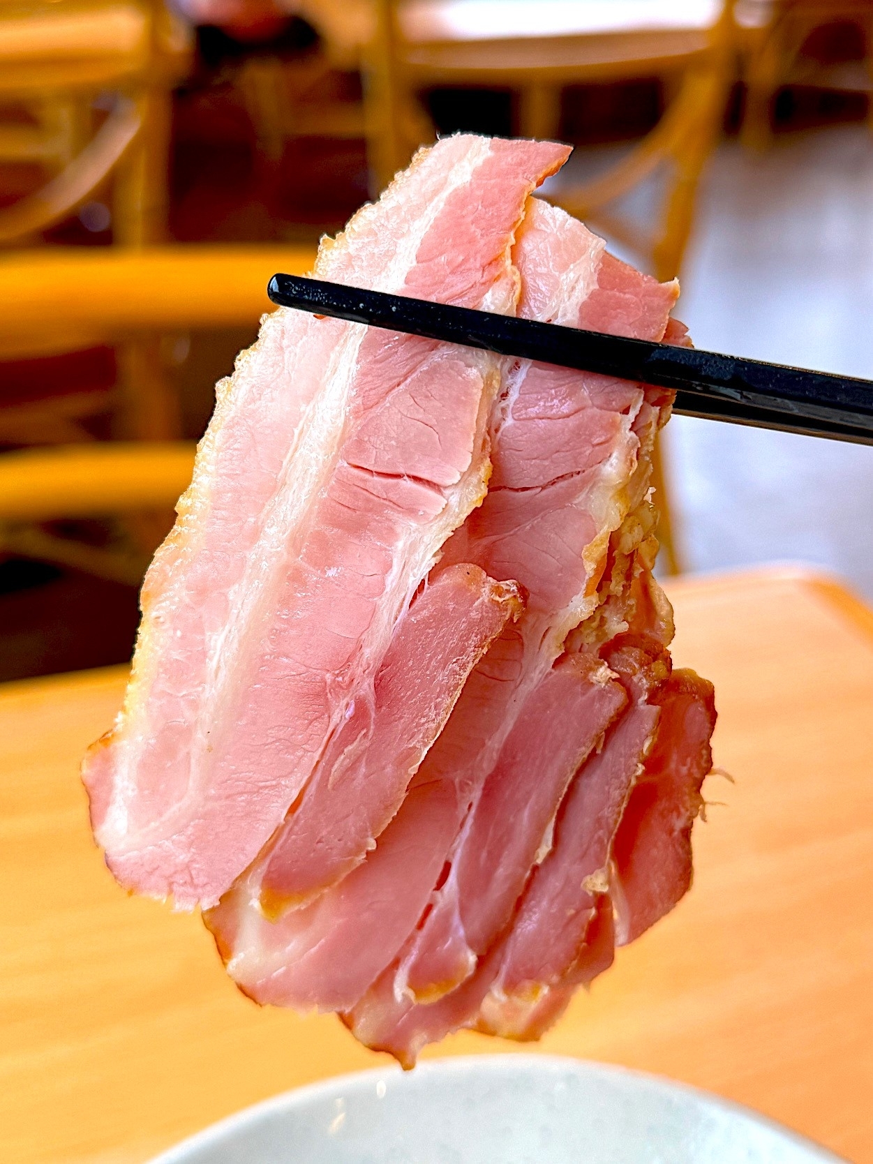 すき家のオススメのモーニング「自社製ベーコンエッグ朝食」