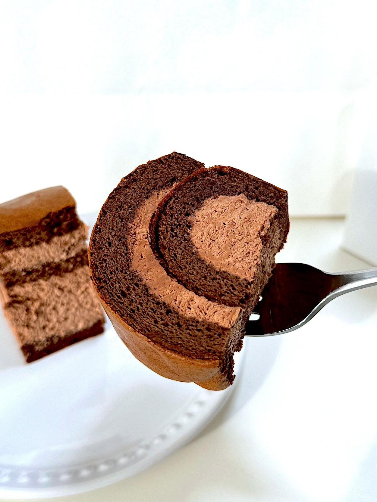 星乃珈琲店のおすすめのメニュー「チョコレートロールケーキ」