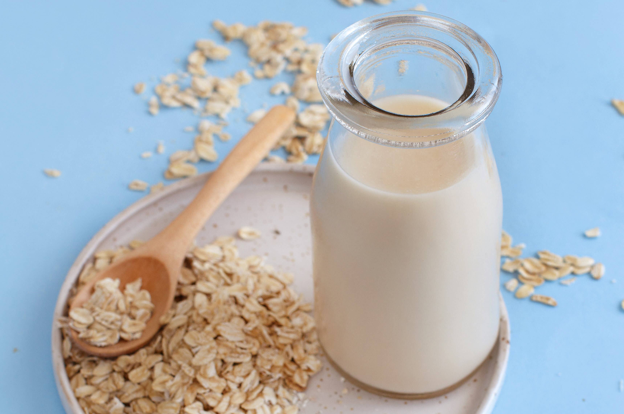 These 9 Nutritionists Broke Down How To Choose The Best Milk Option For You, From Oat And Nut To Soy And Cow