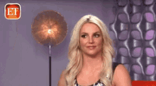 GIF zooming into Britney Spears&#x27;s face