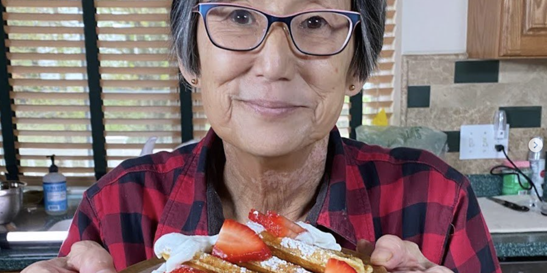 TikTok Food Blogger 'Cooking With Lynja' Dies at 67 - Vimarsana News