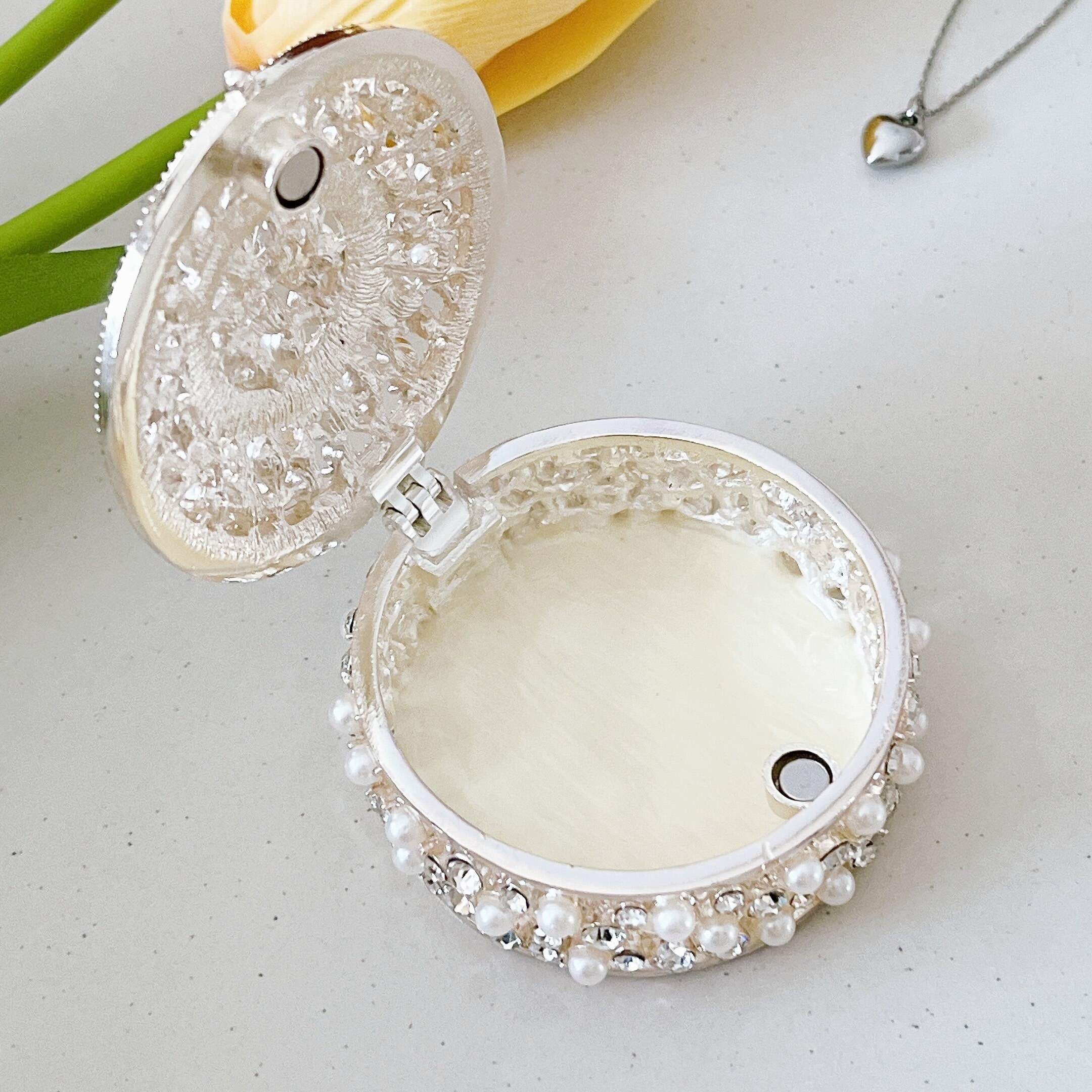 Francfranc（フランフラン）のオススメの雑貨「サリー グリッター ケース ホワイト」