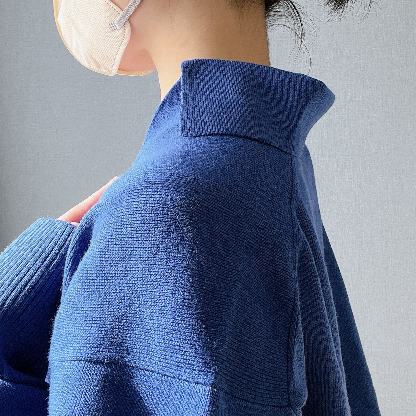 無印良品のオススメのセーター「婦人 洗えるミラノリブ編みスキッパーポロセーター」