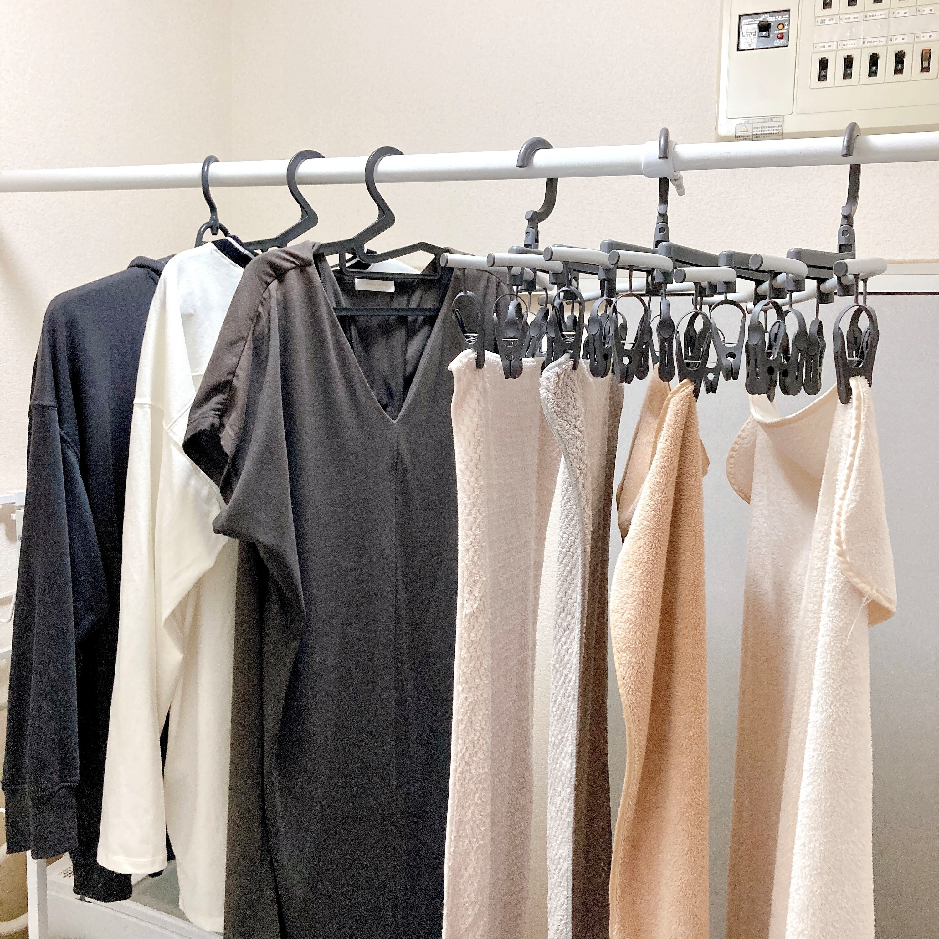 CAINZ（カインズ）の洗濯グッズ「幅が変えられるインテリア洗濯ハンガー28ピンチ」