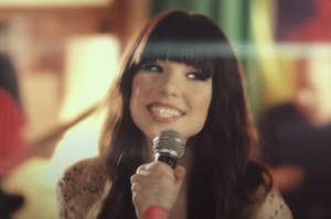 Carly Rae Jepsen - "Call Me Maybe"
