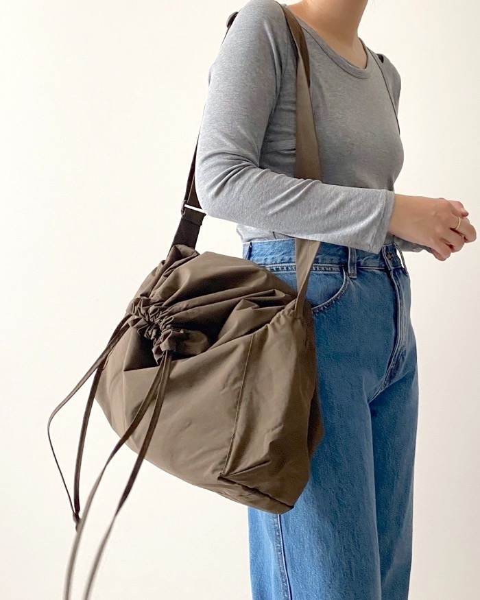 画像・動画】ポケットが増えてさらに便利に！ユニクロの「バズりバッグ