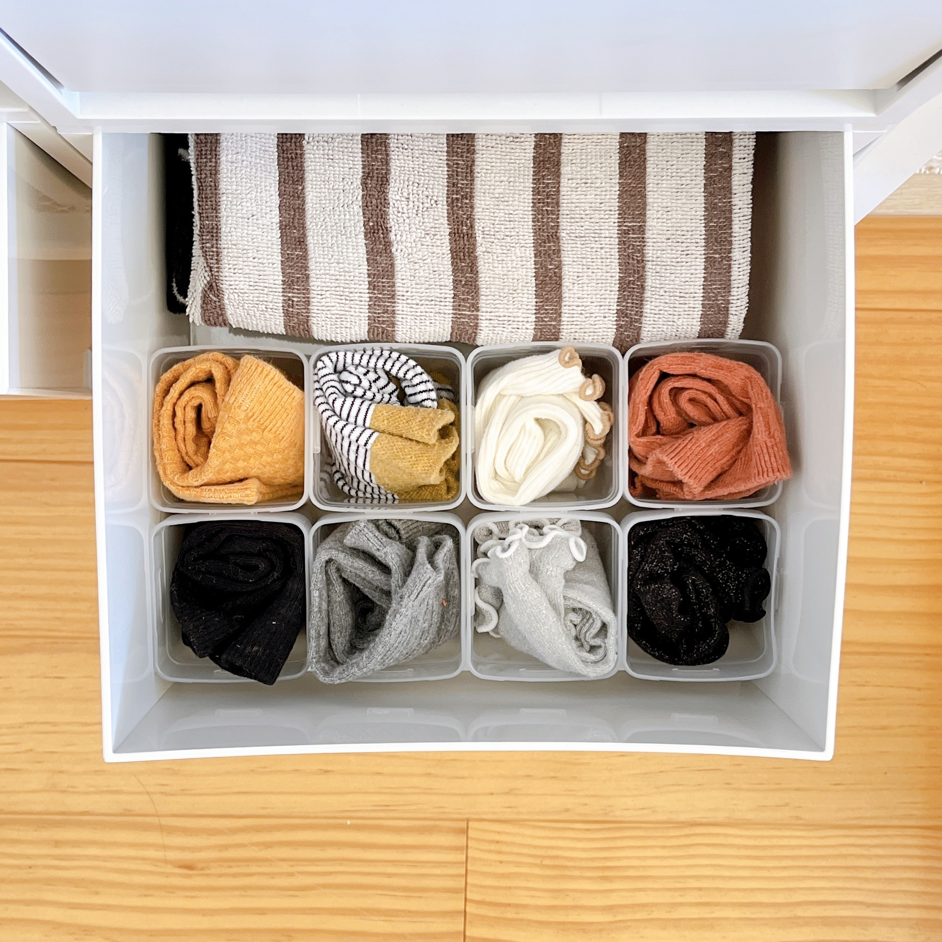 DAISO（ダイソー）のおすすめ商品「くつした整理カップS4P」