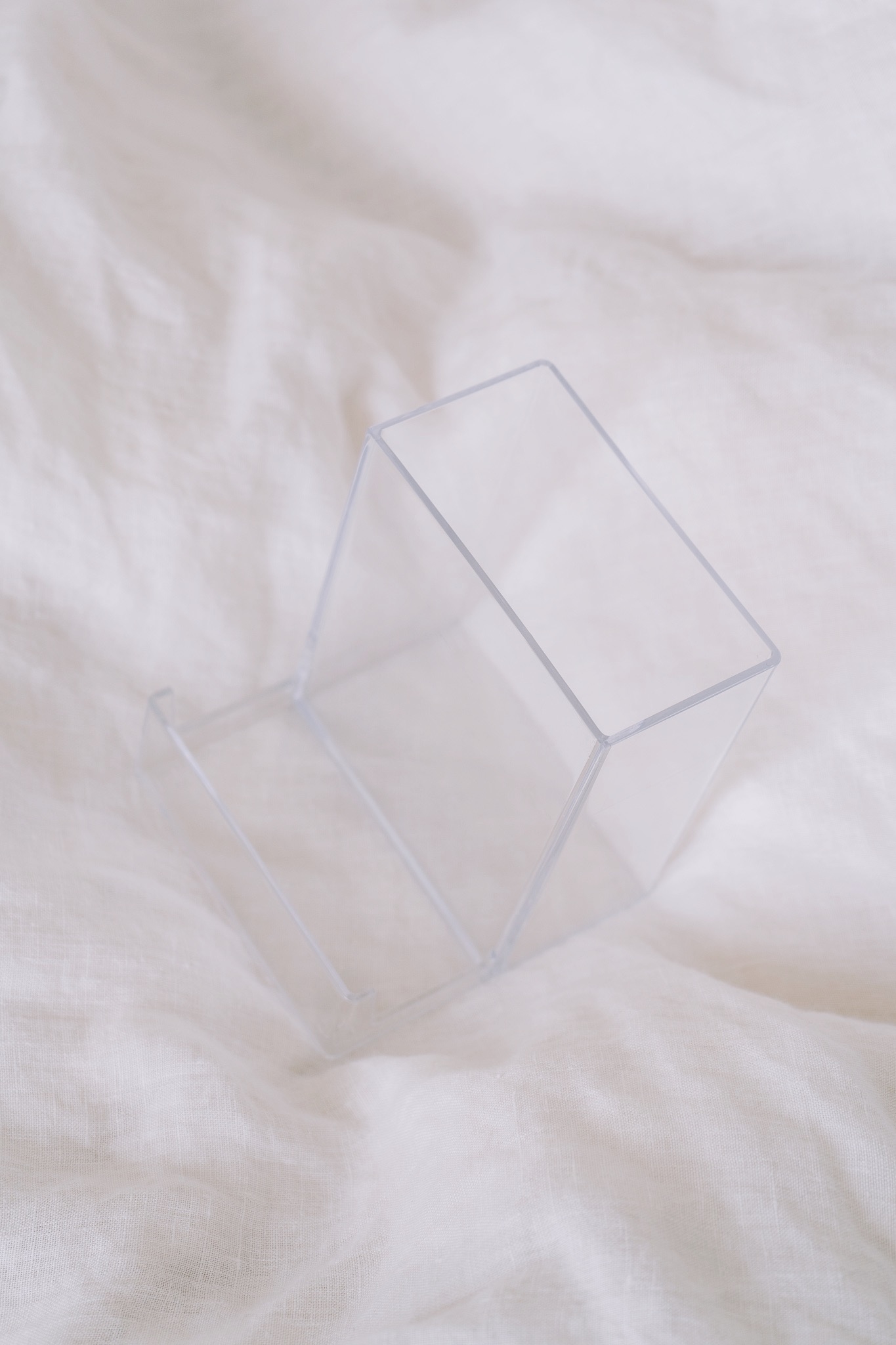 DAISO(ダイソー)の便利グッズ「デスクスタンド」