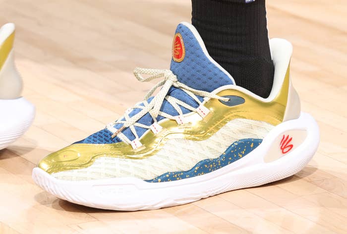 The sneakers worn by Stephen Curry #30 of the Golden State Warriors on January 15, 2024 at FedExForum in Memphis, Tennessee.