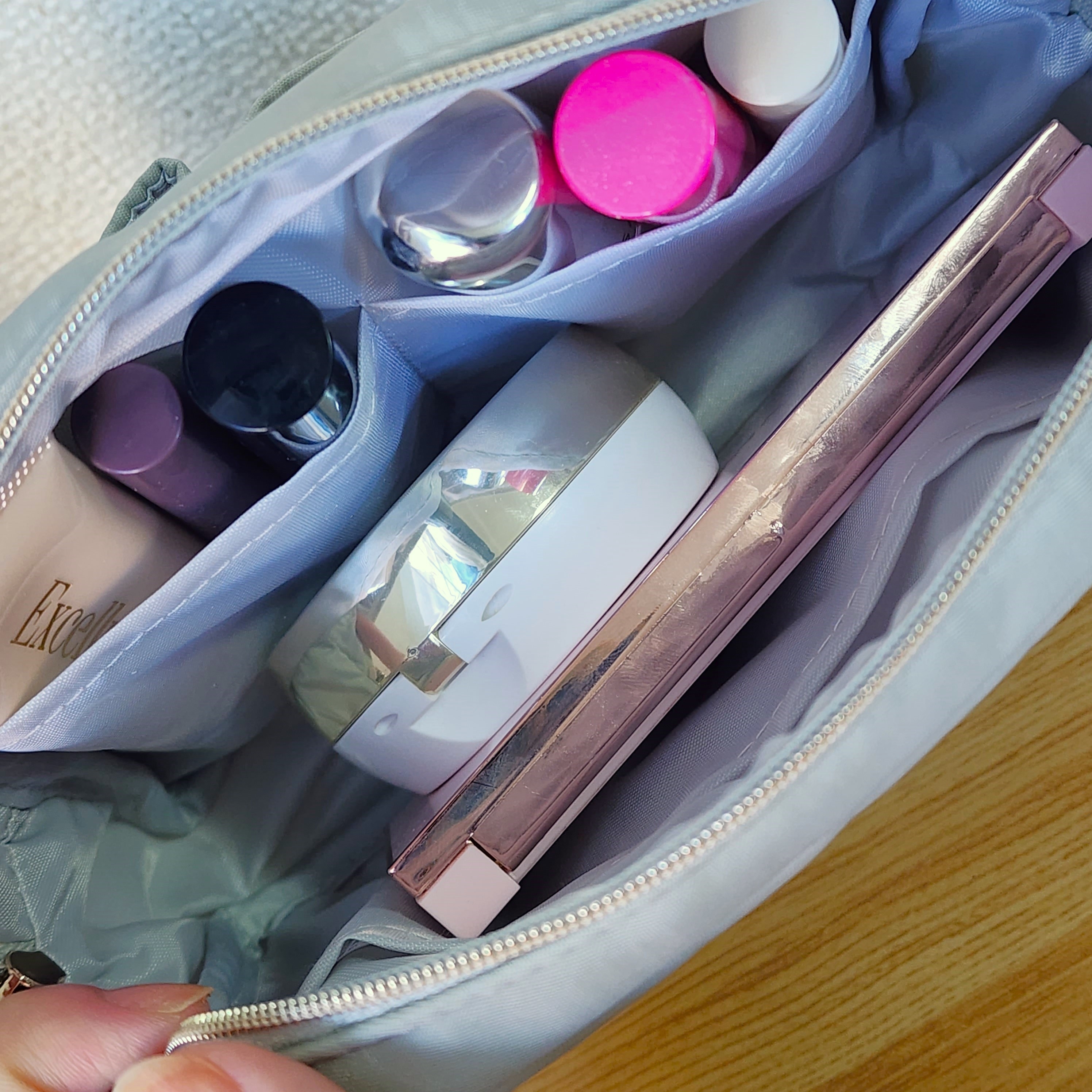 Afternoon Tea（アフタヌーンティー）のおすすめ雑貨「シンプルナイロン多収納ポーチ」