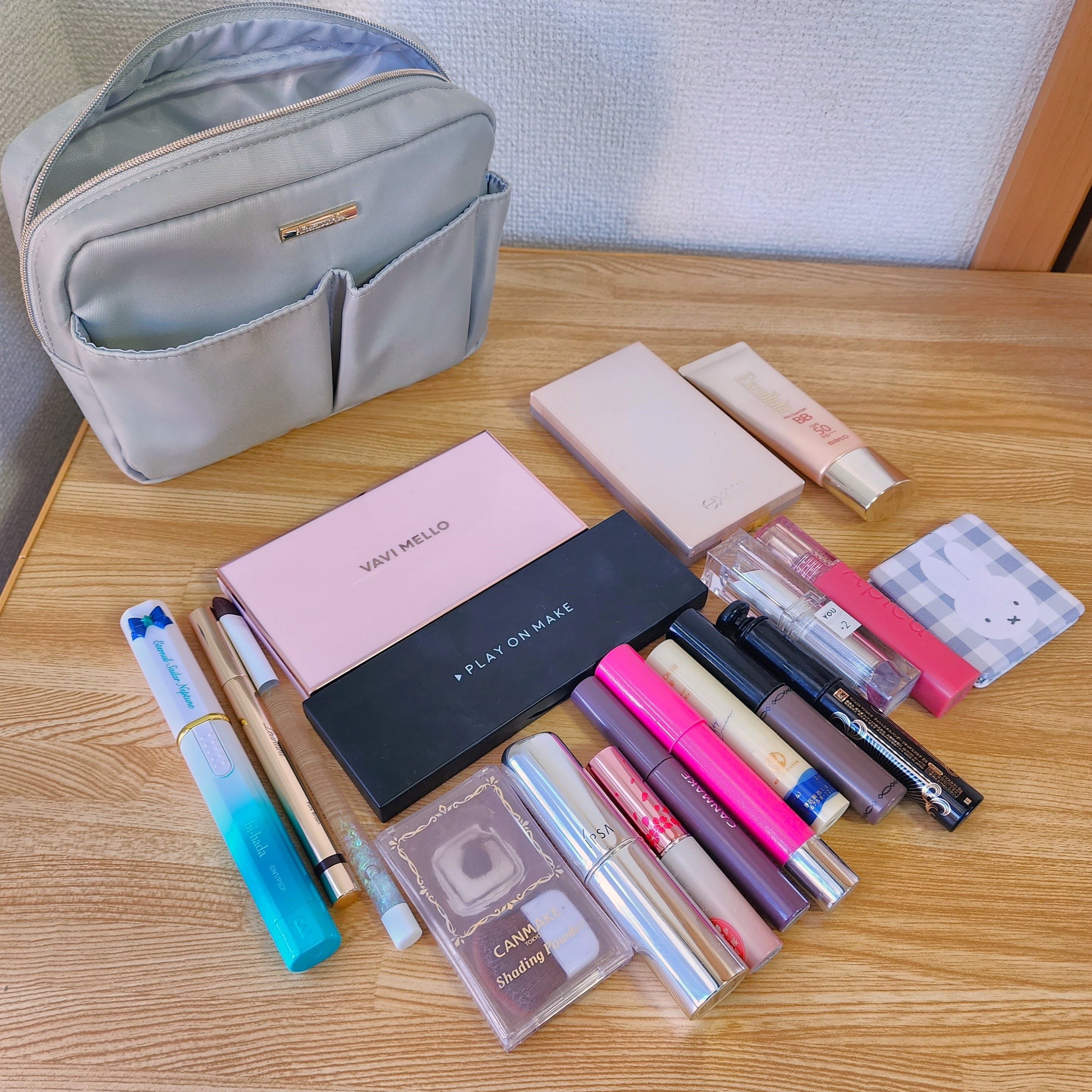 Afternoon Tea（アフタヌーンティー）のおすすめ雑貨「シンプルナイロン多収納ポーチ」