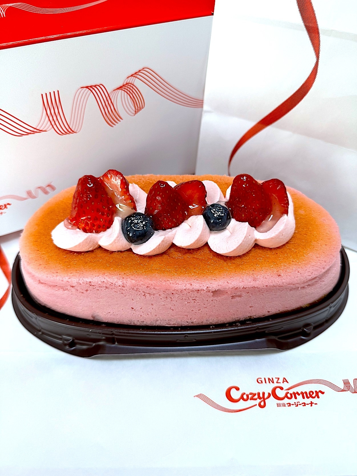 銀座コージーコーナーのおすすめスイーツ「苺のスペシャルチーズスフレ」