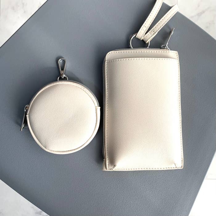 GU（ジーユー）のおすすめアイテム「2セットショルダーポーチ」