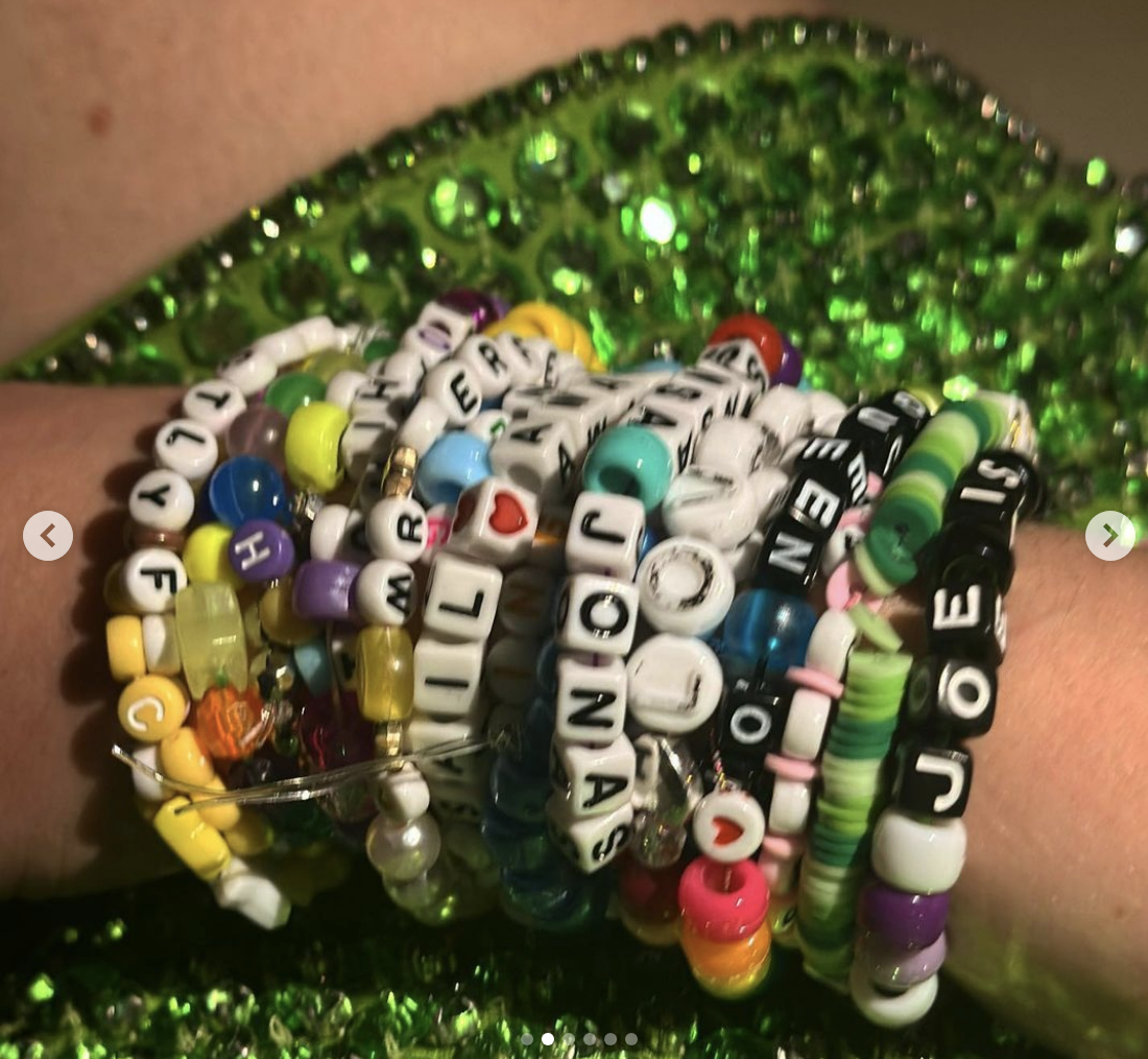 taylor swift friendship bracelets