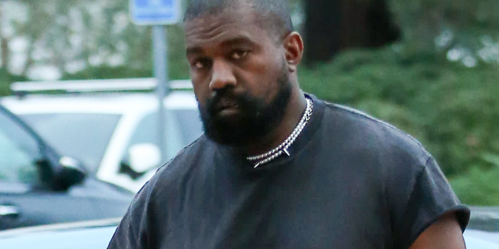 Kanye West Seen Wearing T-Shirt Featuring Neo-Nazi Heavy Metal Artist - Vimarsana News