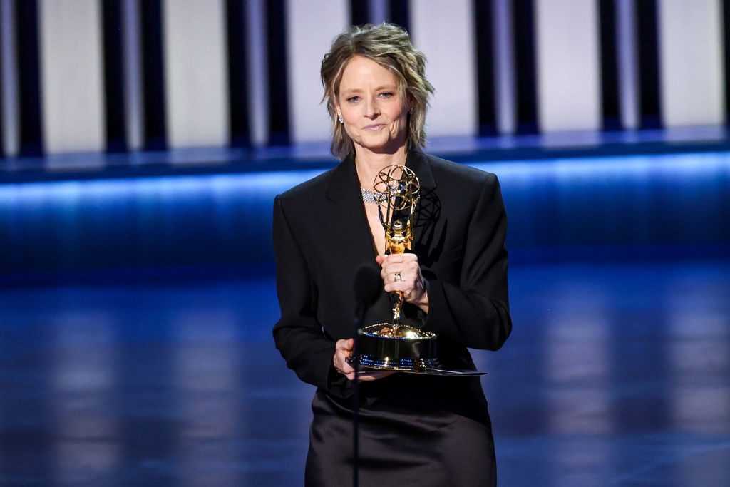 Jodie Foster holding her Emmy award