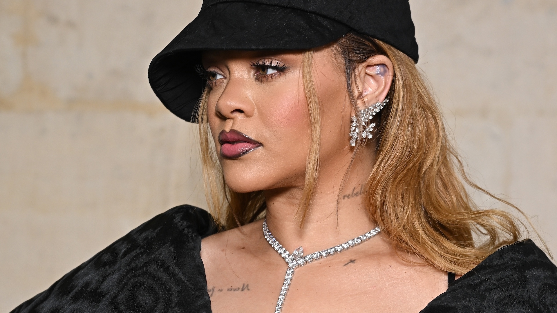 Rihanna Returns To Paris Fashion Week At Dior Couture Show | Complex