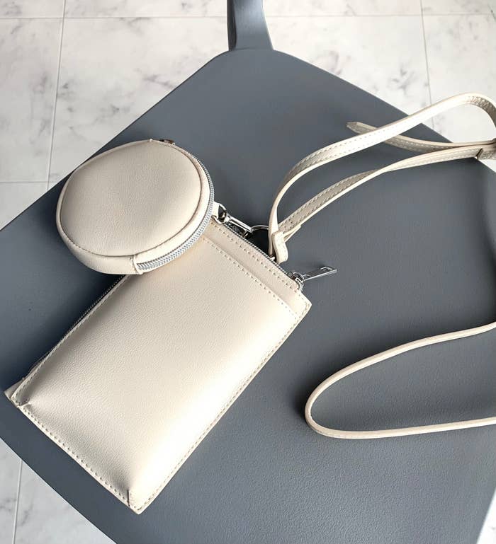 GU（ジーユー）のおすすめアイテム「2セットショルダーポーチ」