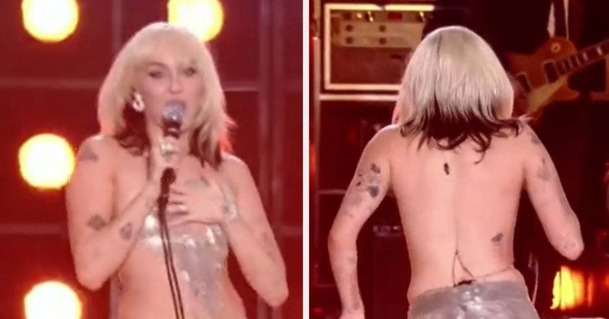 15 Times Singers Expertly Handled Wardrobe Malfunctions Onstage 15 Times Singers Expertly Handled Wardrobe Malfunctions Onstage