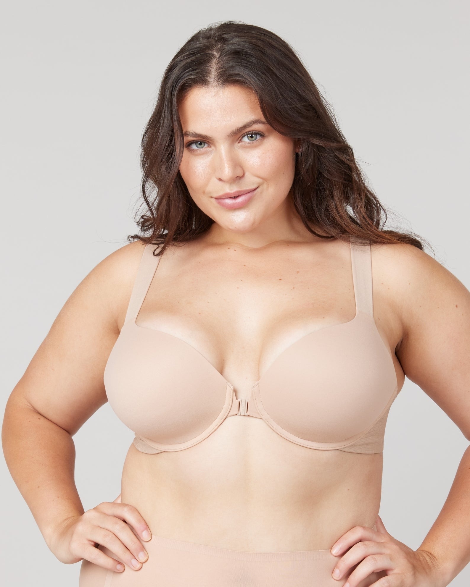 Anyone know where I can find a bra like this..? Tons of reviews