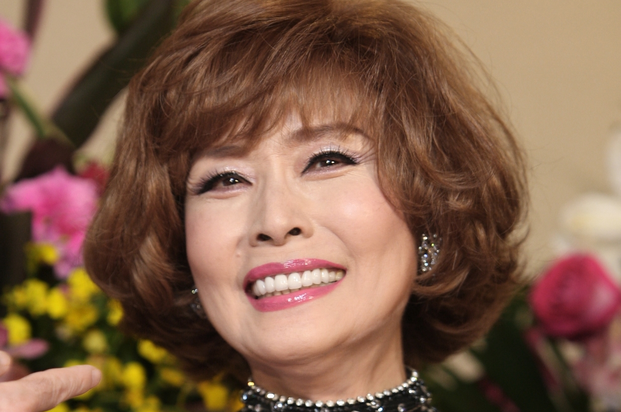 これが71歳の本気…！ 小柳ルミ子の開脚ストレッチに衝撃走る「体 ...