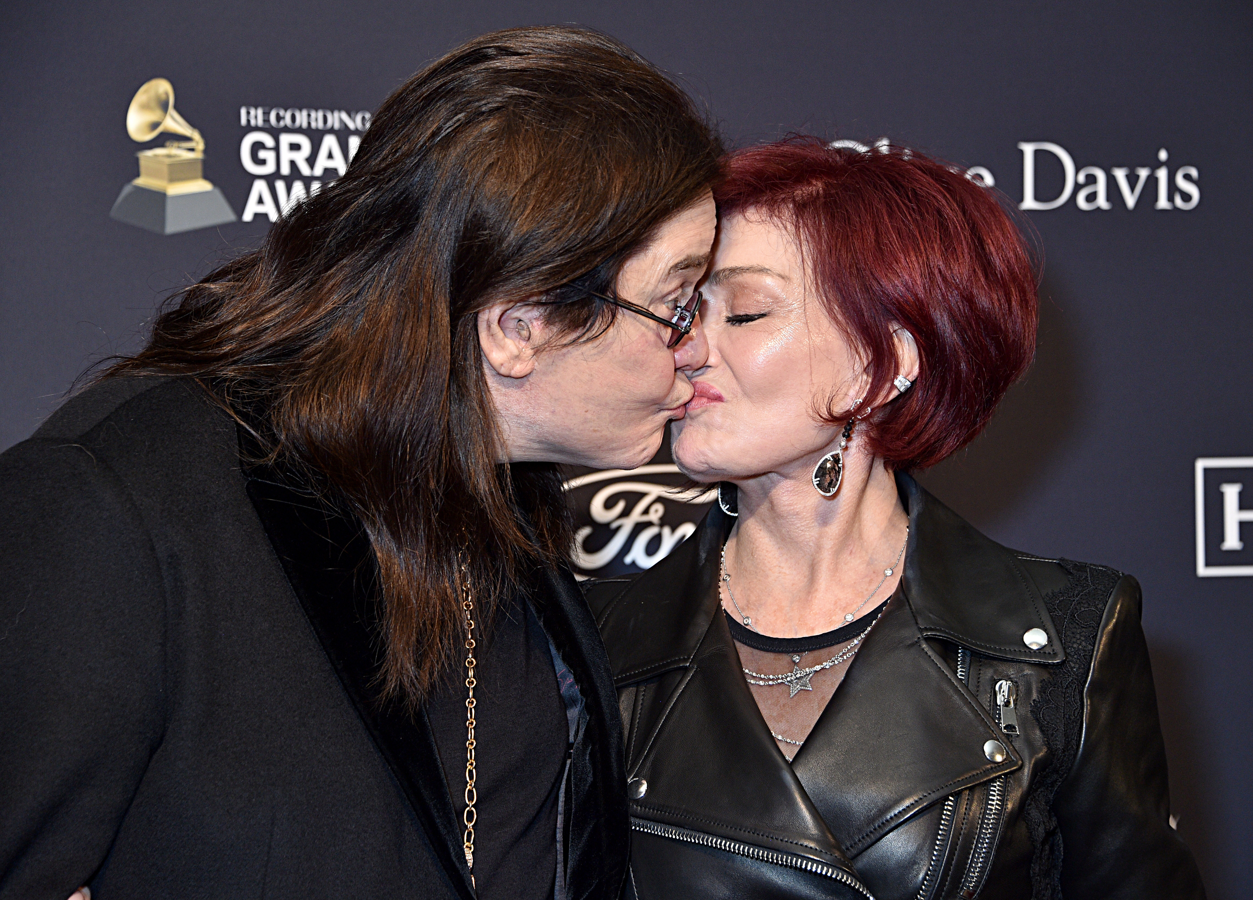 Ozzy and Sharon kiss on the red carpet