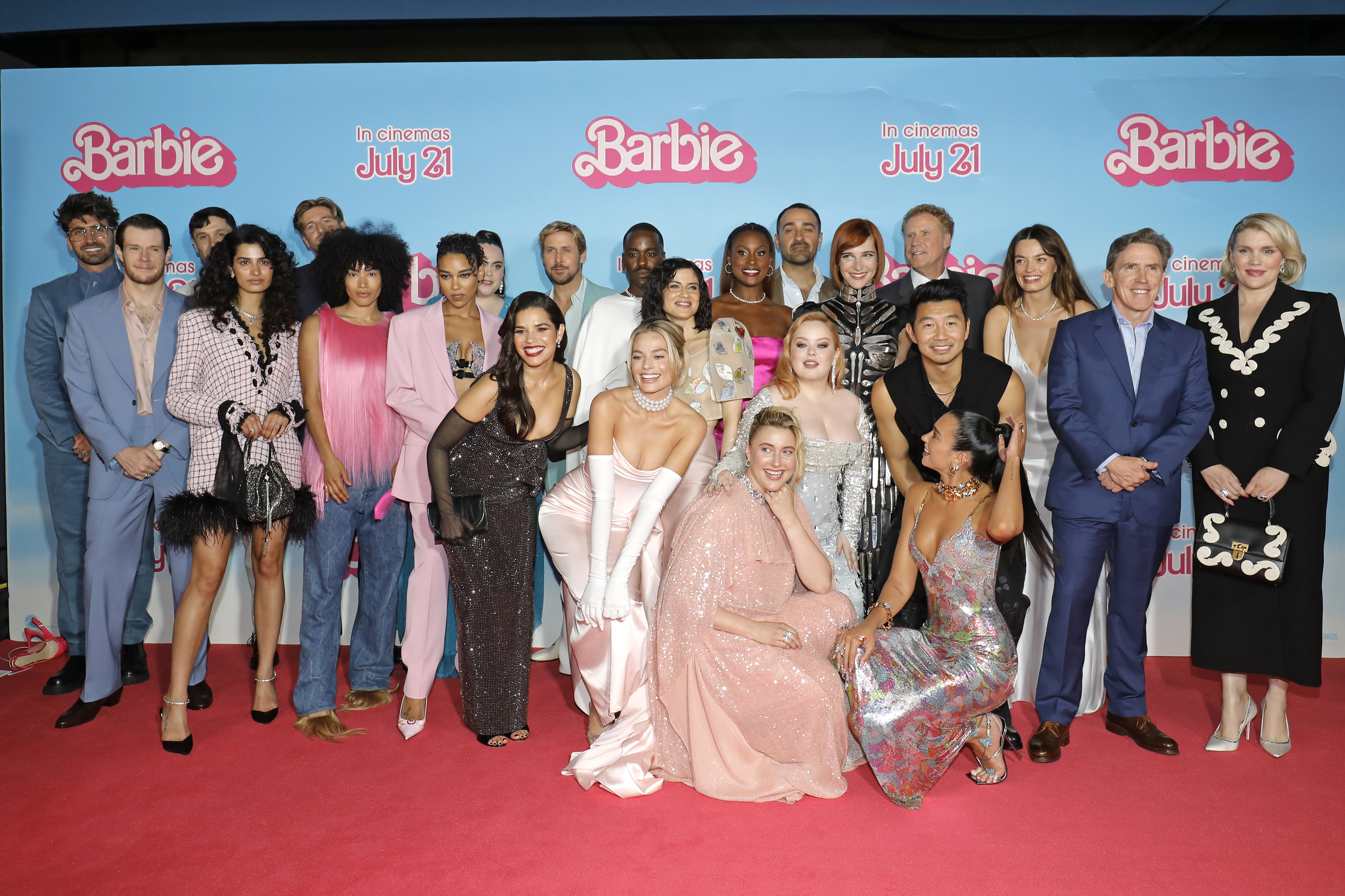 the large cast on the red carpet