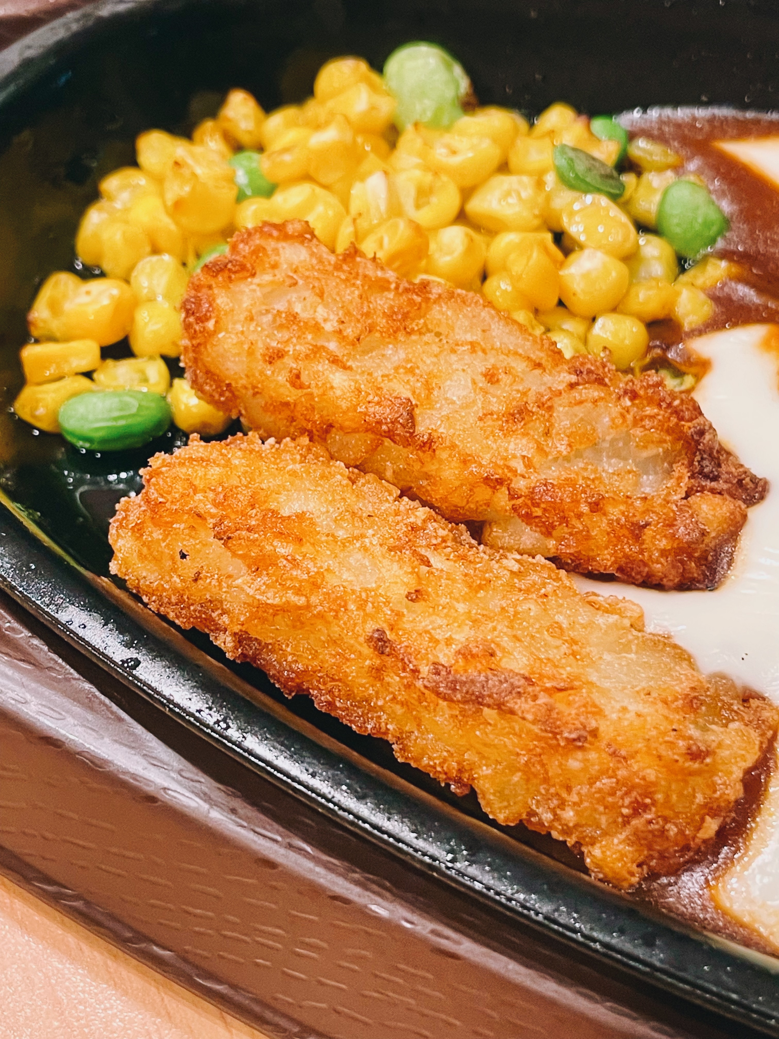 ガストのおすすめグルメ「チーズONチーズINハンバーグ」