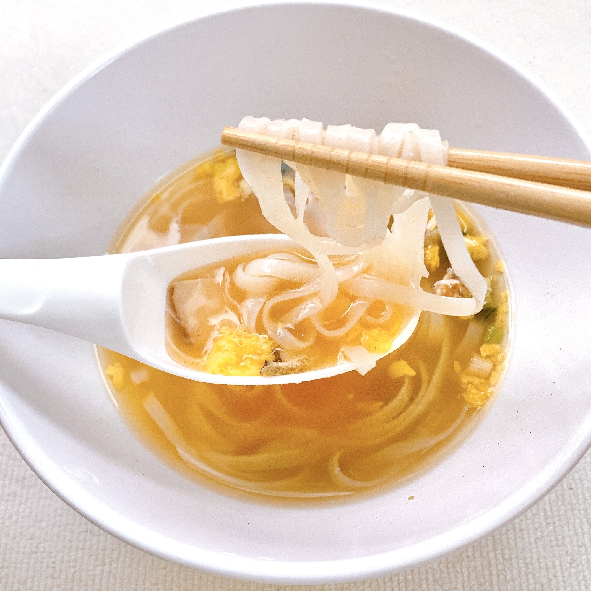成城石井のおすすめのフード「スープ&amp;amp;フォー サンラータン 5食」