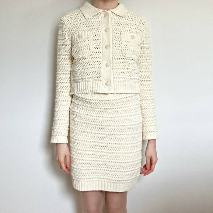 GU（ジーユー）のおすすめスカート「ブークレニットミニスカート+E」