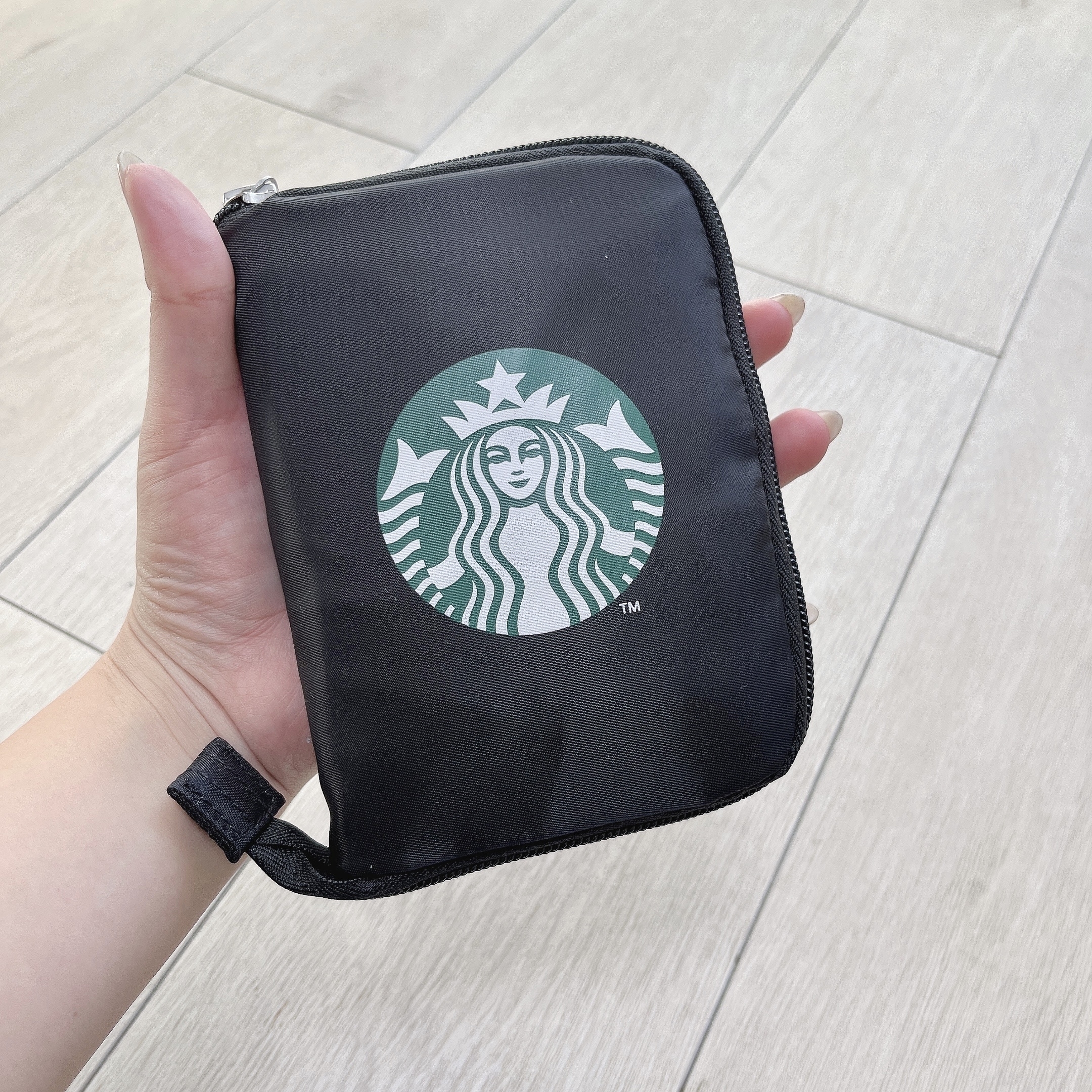 Starbucks Coffee（スターバックスコーヒー）のオススメの雑貨「TO GOポケッタブルエコバッグブラック」