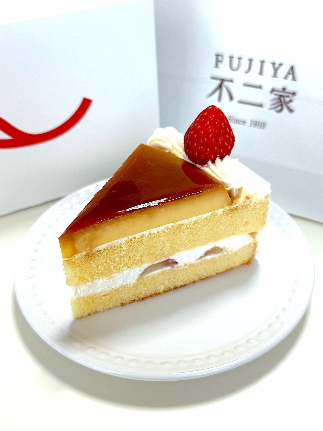 不二家のおすすめケーキ「国産苺のプリンショートケーキ」