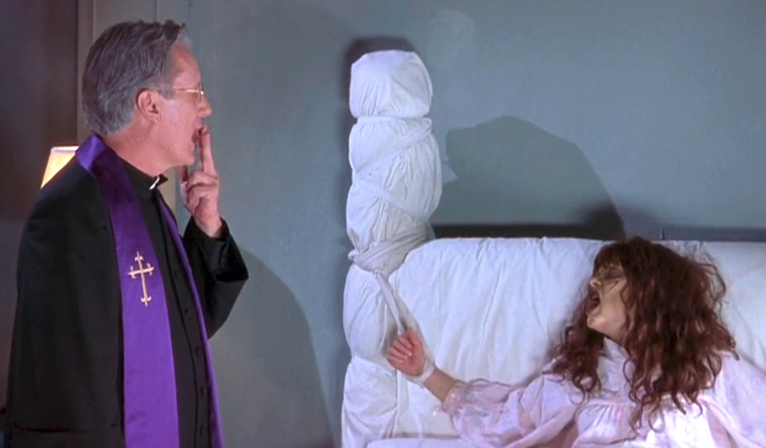 Screenshot from &quot;Scary Movie 2&quot;