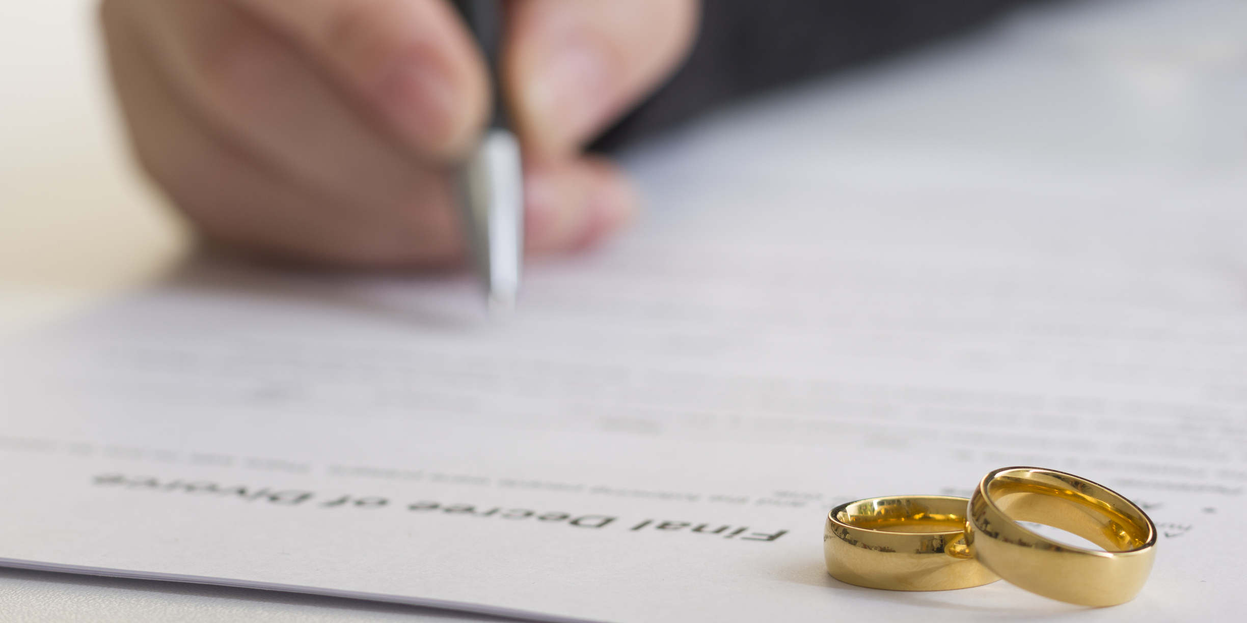 two rings on divorce papers