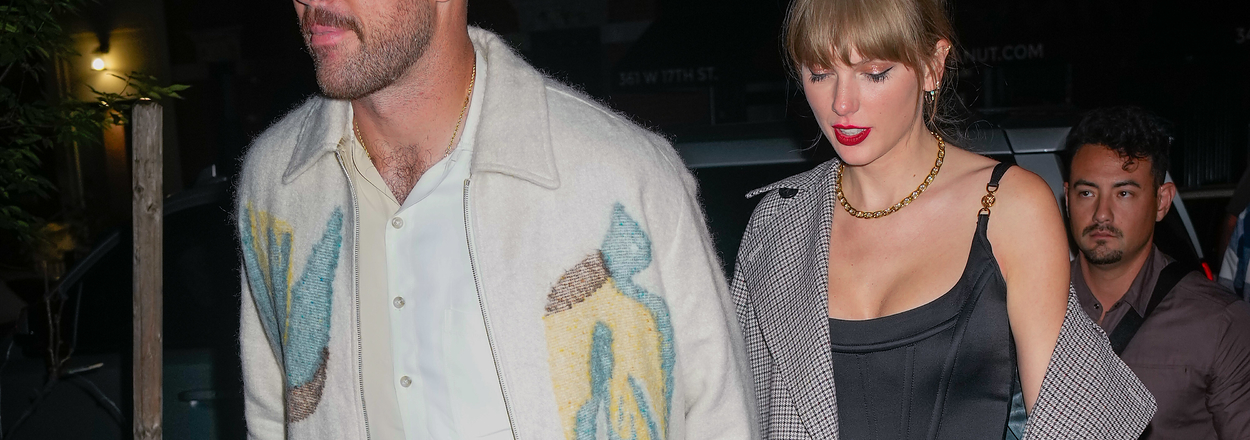 TAYLOR SWIFT: Travis Kelce Putting Me on Blast on His Podcast 'Was Metal as  Hell' 