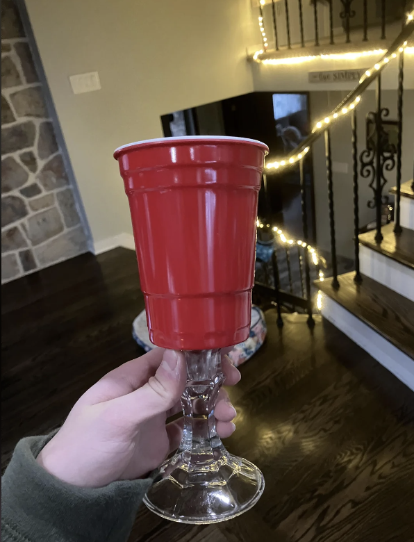 A goblet in the shape of a red solo cup