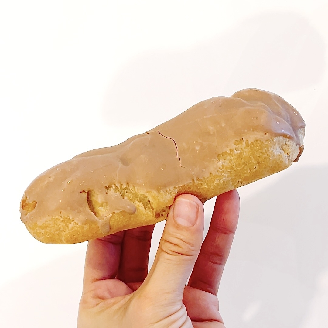 コージーコーナーのオススメのスイーツ「エクレア（モカ）」