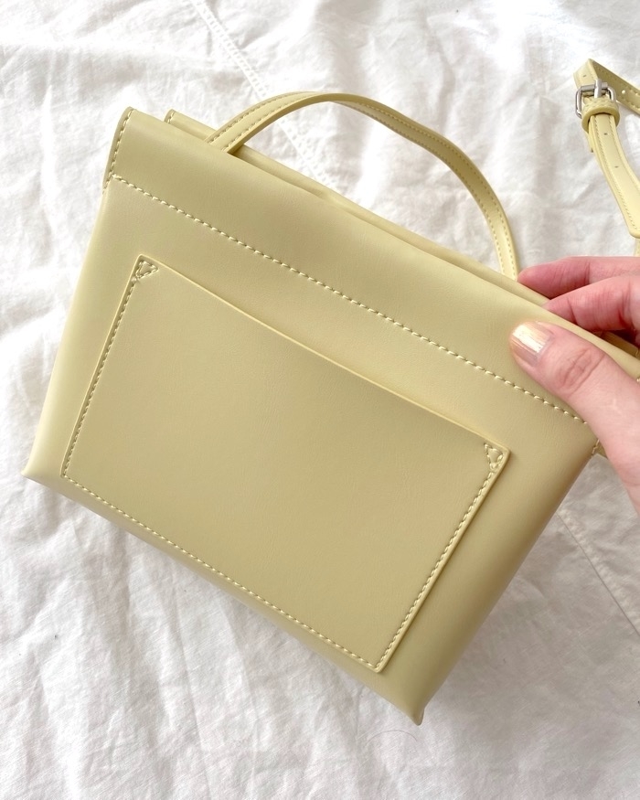 GU（ジーユー）のおすすめバッグ「ライトミニショルダーバッグ」