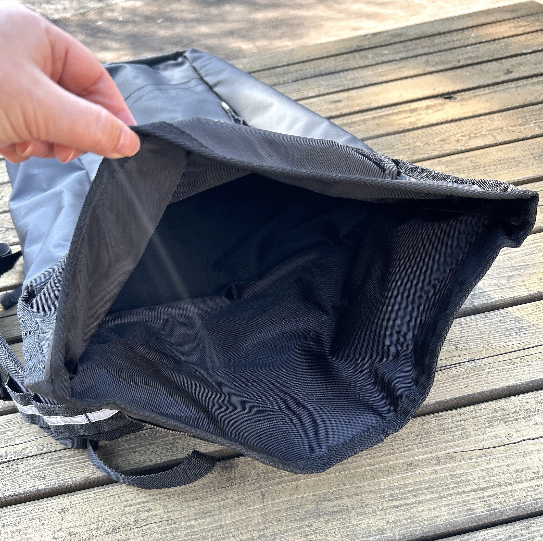 WORKMAN（ワークマン）のおすすめバッグ「防水メッセンジャーバッグ」