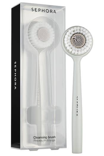 the gray brush and its packaging