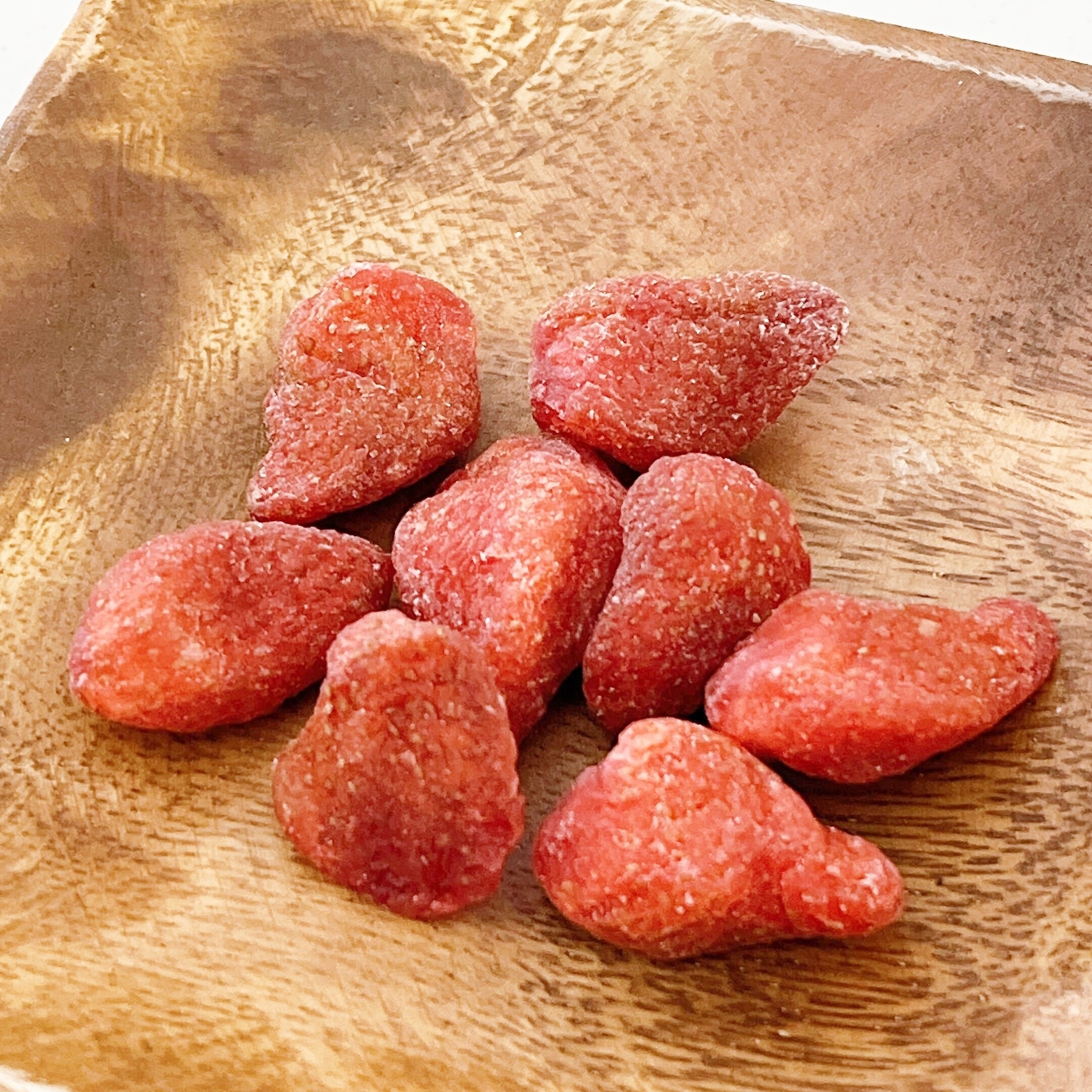 DAISO(ダイソー)のオススメのお菓子「ファーストジャパン しっとり果実 いちご 25g」