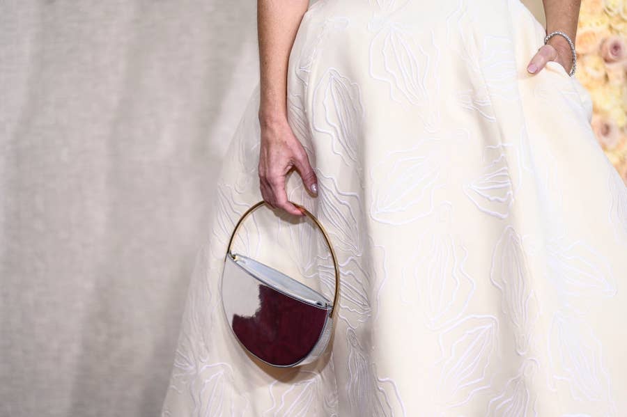 gillian anderson golden globes dress close up Gillian Anderson Vagina Dress Golden Globes