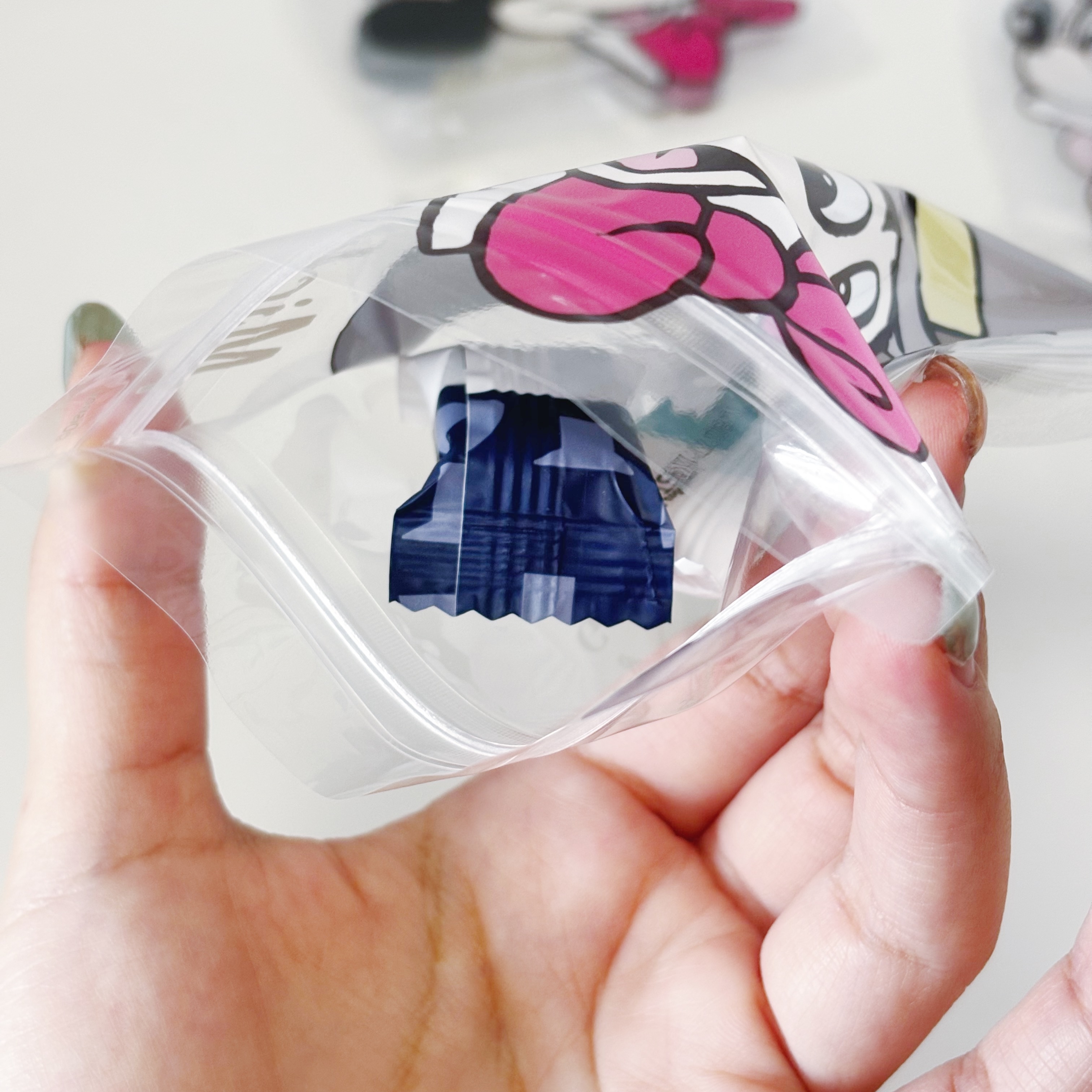 ダイソーのおすすめの便利アイテム「ダイカットジップバッグ/ミッキー・ミニー」