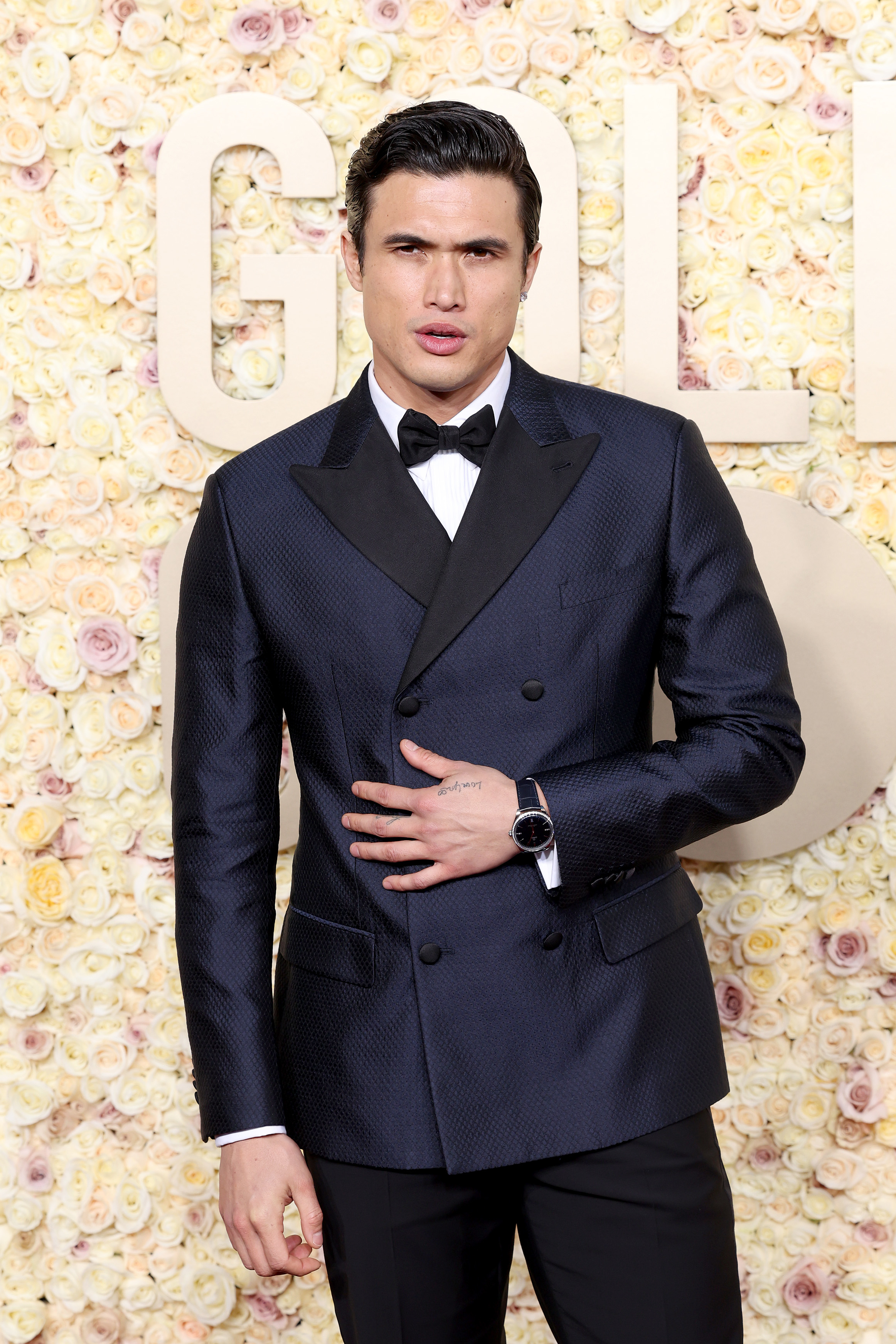 Charles Melton S Mom 2024 Golden Globes Reactions   Sub Buzz 5653 1704675388 1 